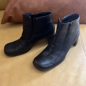 Covington Black leather ankle Boots 8.5